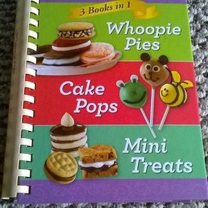 Whoopie Pies Cake Pops Mini Treats 3 in 1 Cookbook